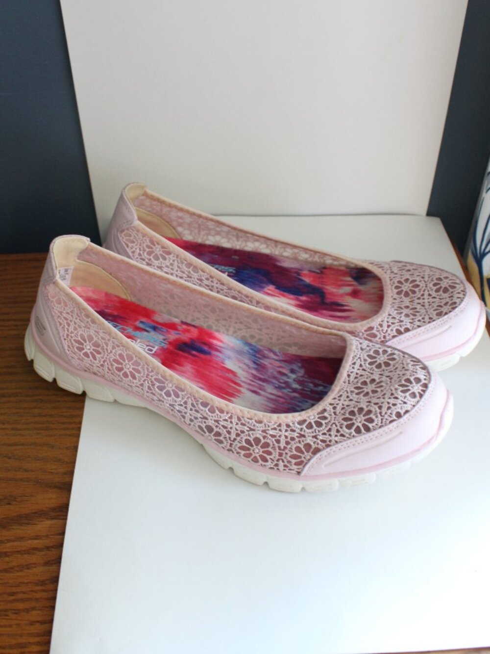Skechers Size 9  Memory Foam Pink Lace  EZ Flex  Slip on Shoes